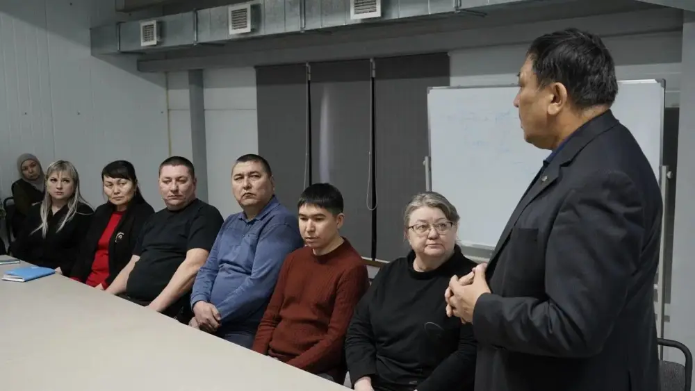 Встреча с трудовым коллективом ТОО «Arai East Food»: обсуждение проекта новой Конституции и защита прав граждан Актобе