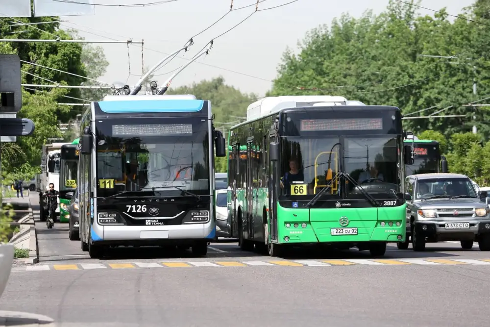 В Алматы продолжаются проверки автобусов на выбросы: 26 дизельных автобусов нарушают нормы токсичности Актобе
