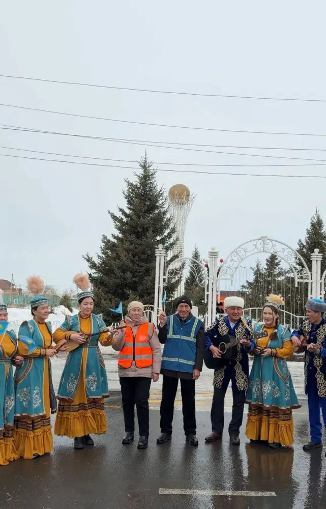 Экологическая акция по уборке территорий в Зайсанском районе Актобе