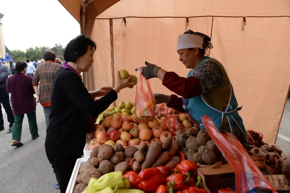 Снижение цен на продукты и поддержка фермеров: весенние ярмарки в Алматы Актобе