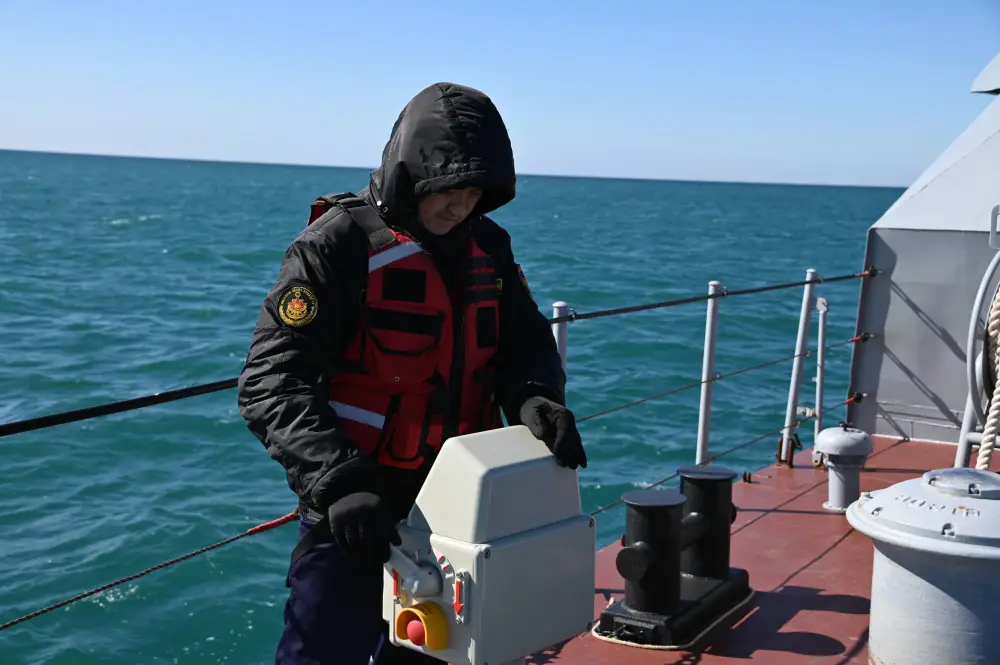 Военно-морские силы Казахстана отработали задачи в Каспийском море (3)