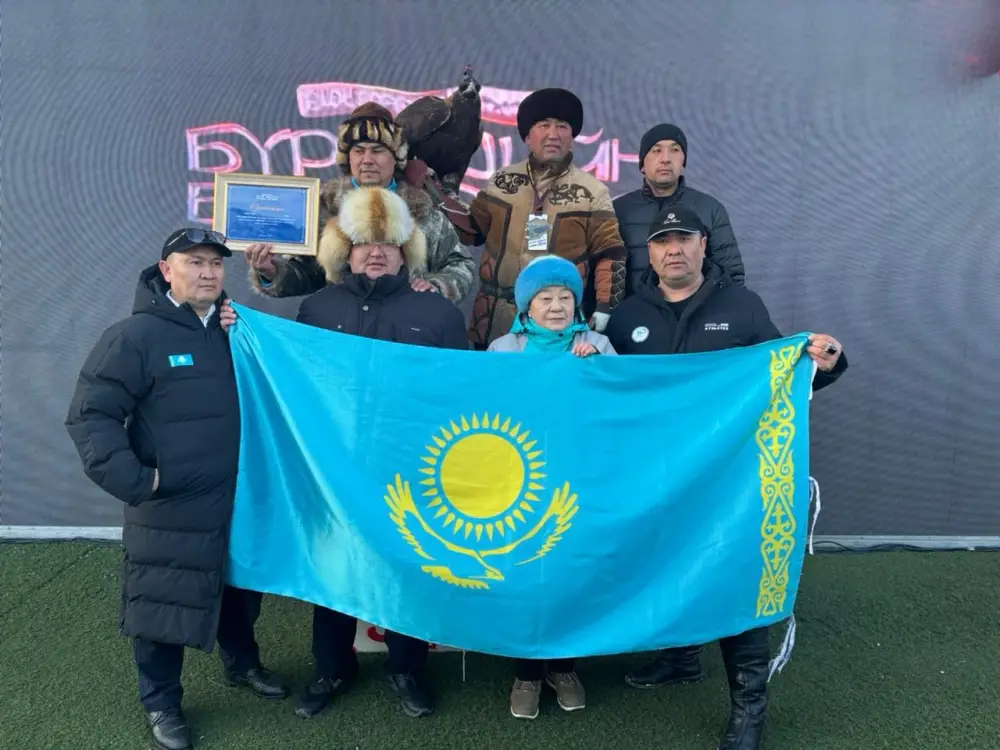 Ерзат Байкадамов из Казахстана завоевал серебро на чемпионате мира по охоте с ловчими птицами в Улан-Баторе Актобе
