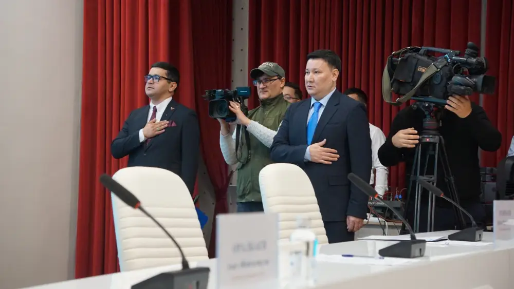 ТУРКЕСТАН: СОВЕТНИК ПРЕЗИДЕНТА МАЛИК ОТАРБАЕВ ВСТРЕТИЛСЯ С ЖИТЕЛЯМИ ОРДАБАСИНСКОГО РАЙОНА (4)