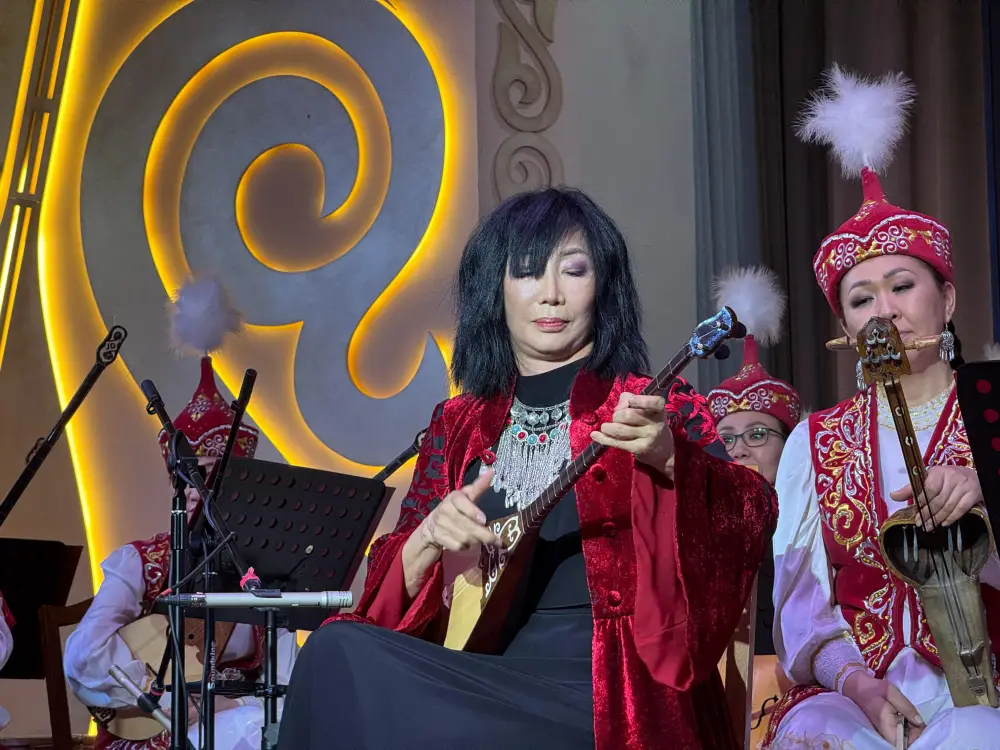 В Алматы состоялся концерт «Жамбылдың жыры, Динаның күйі» Актобе