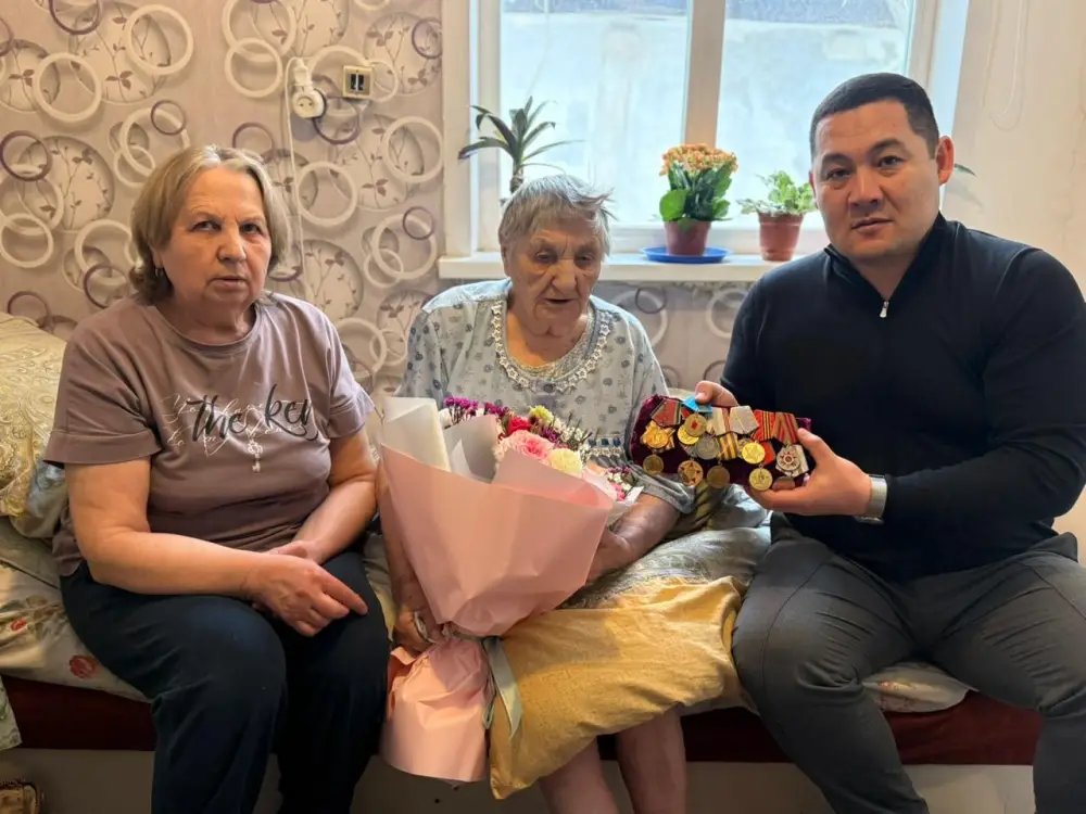103-Year-Old WWII Labor Veteran Casts Vote in Astana Referendum Актобе