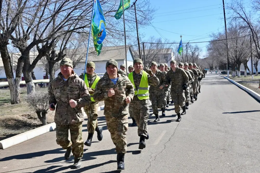 Тысячи военнослужащих Вооруженных сил приняли участие в массовом забеге в честь декады Наурызнама (5)