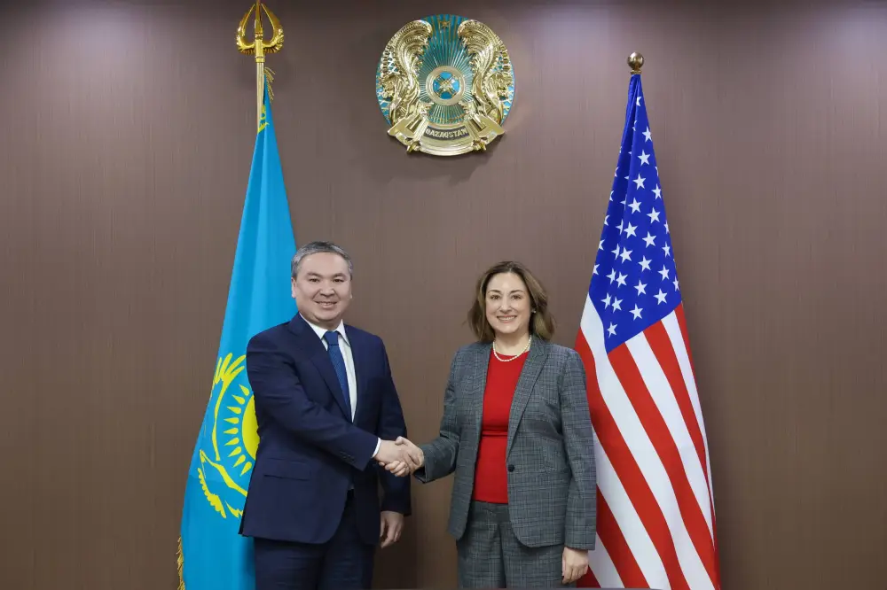 Ерсайын Нагаспаев встретился с Послом США в Казахстане Джули Стаффт (2)