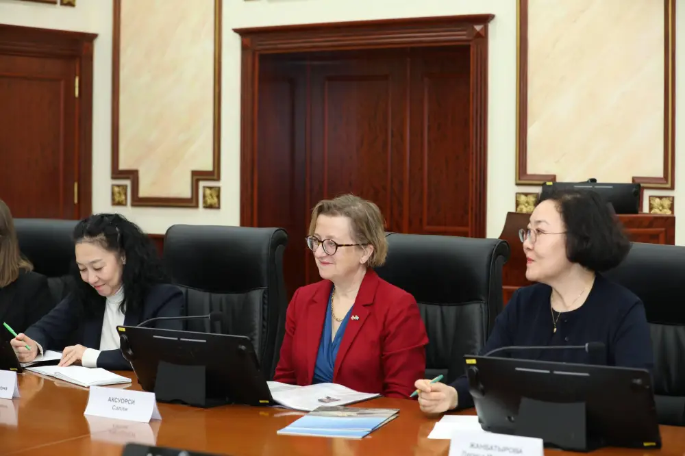 Аким Мангистауской области принял Посла Великобритании в Казахстане (3)