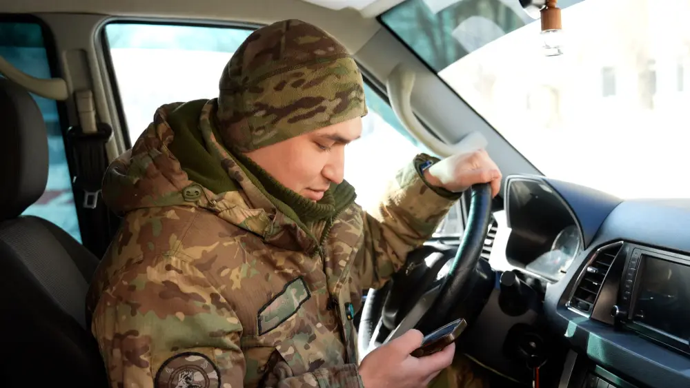 Солдаты Национальной гвардии МВД Казахстана поздравили матерей искренними словами благодарности Актобе