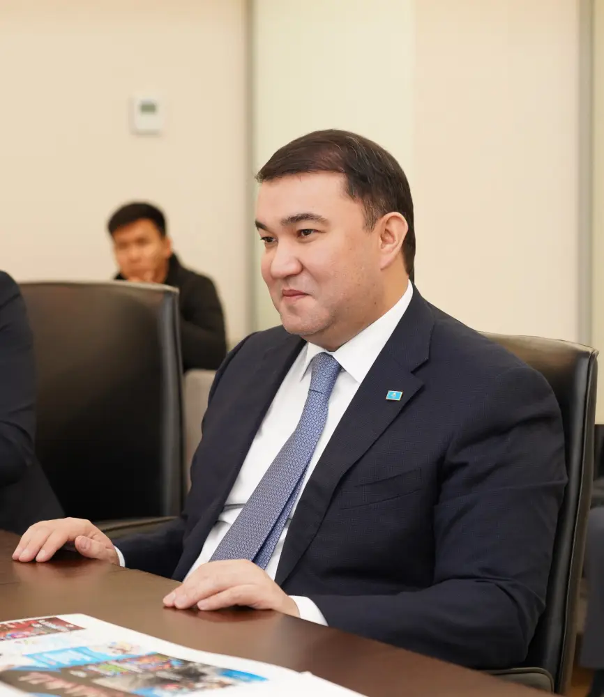 Нуралхан Кушеров, Жанат Муканов и Торегали Тореали обсуждают культурное сотрудничество в Туркестанской области Актобе