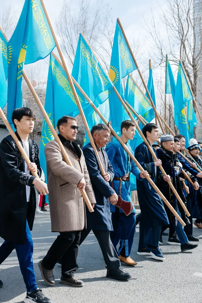 5 000 атыраусцев в национальных нарядах: парад традиций! Актобе