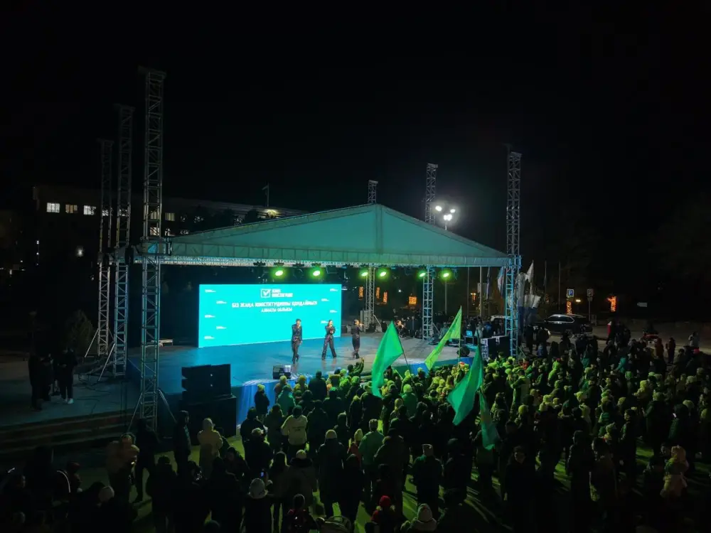 В городе Конаев состоялось дрон-шоу в преддверии республиканского референдума (2)