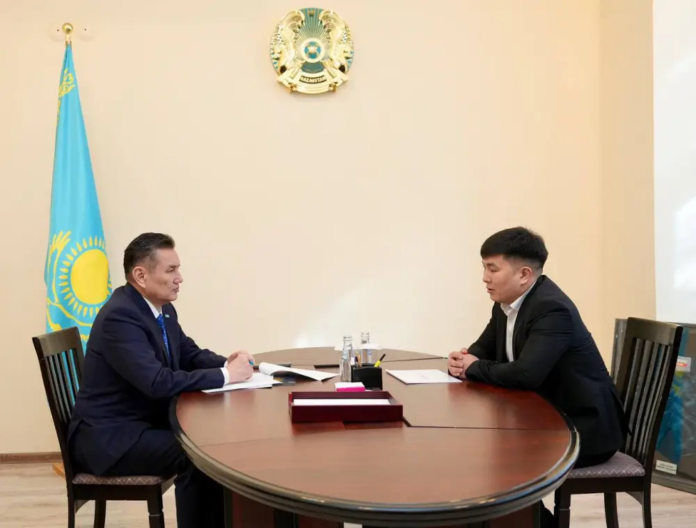 Аким ВКО выслушал обращения граждан на личном приеме Актобе