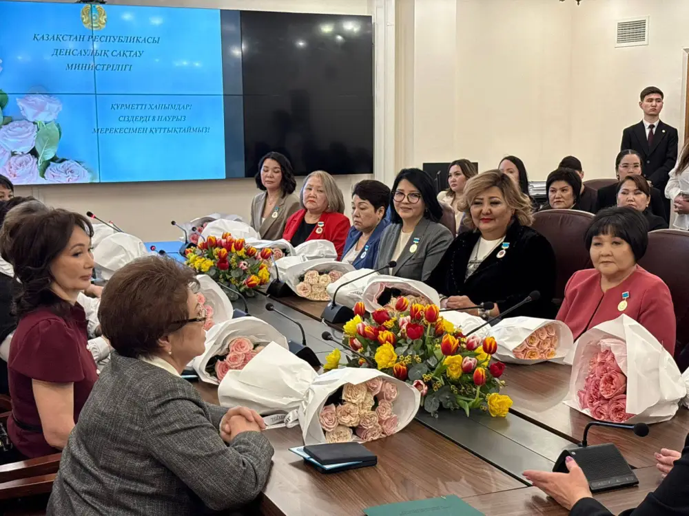 ЗА ВКЛАД В ЗДОРОВЬЕ НАЦИИ: 30 ЖЕНЩИН-МЕДИКОВ ПОЛУЧИЛИ ЗАСЛУЖЕННЫЕ НАГРАДЫ (4)