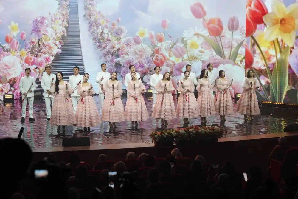 В ТУРКЕСТАНЕ ПРОШЕЛ ПРАЗДНИЧНЫЙ ВЕЧЕР "ӘЛЕМНІҢ ЖАРЫҒЫ - АНА" (8)