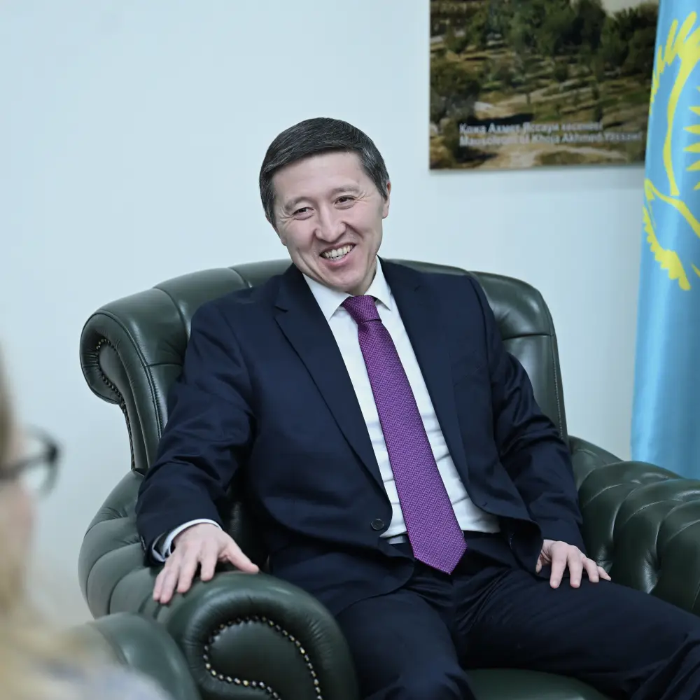 Новый посол Норвегии встречается в Казахстане Актобе