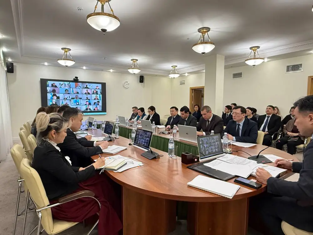 Обсуждение цифрового контроля социальных услуг и защиты прав работников на международной арене в Минтруде Актобе