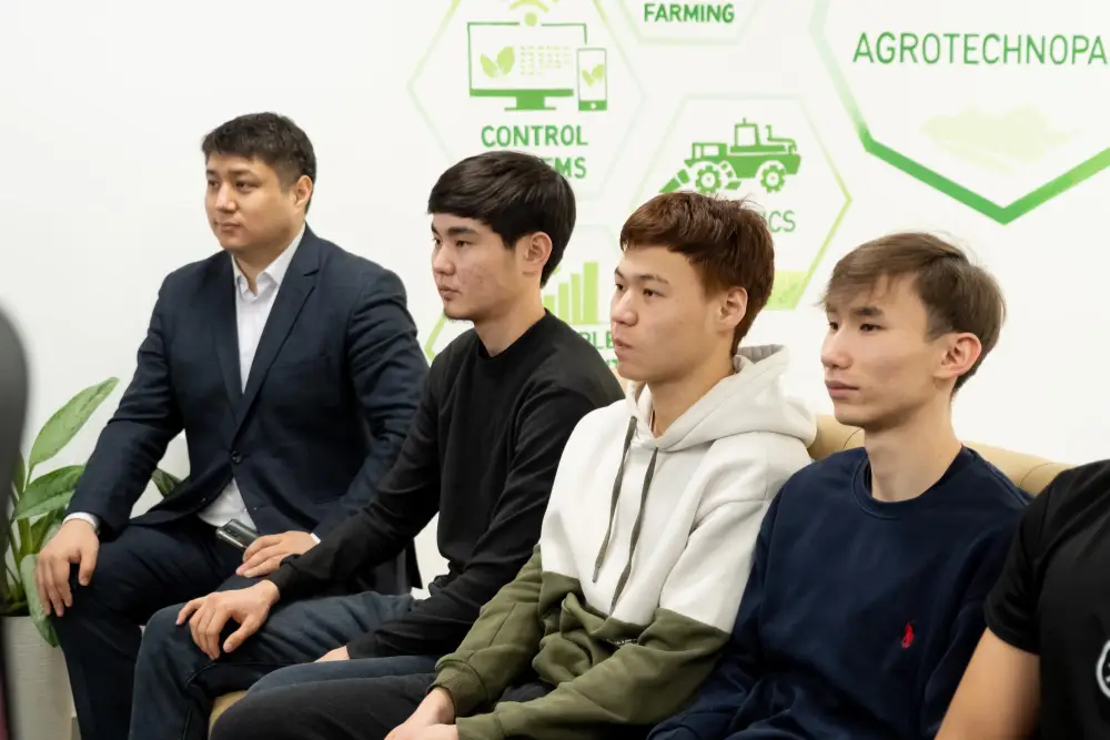 Роль женщин в устойчивом развитии сельского хозяйства обсудили в КазАТИУ (7)