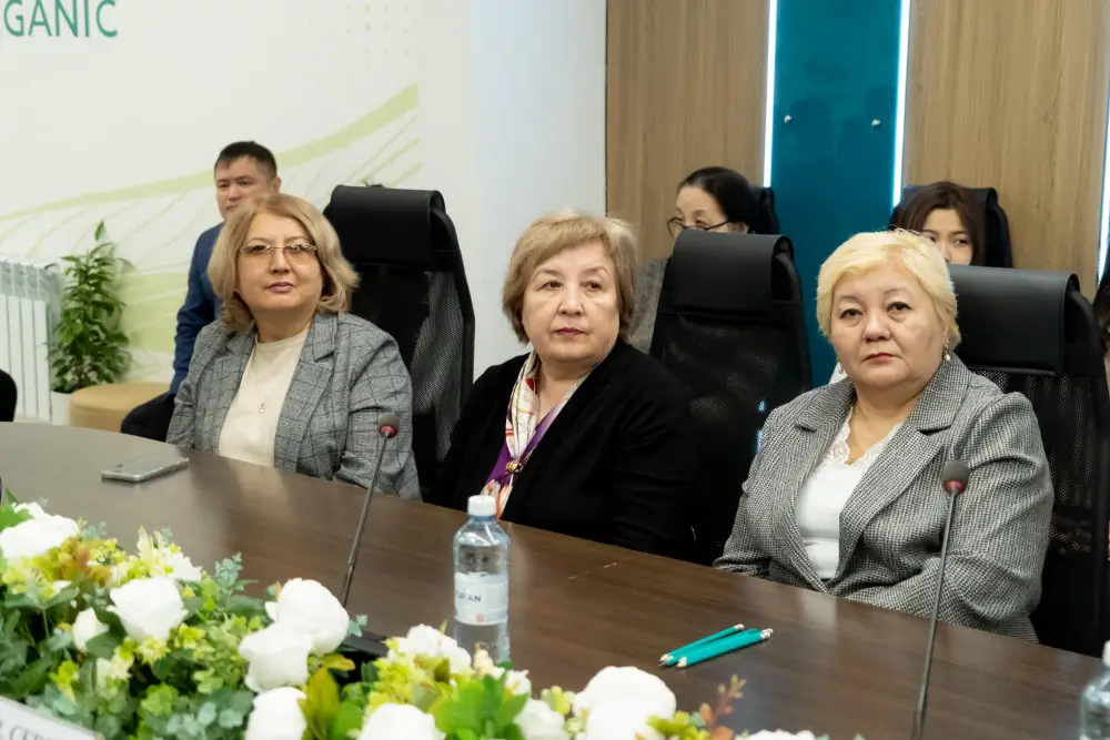 Роль женщин в устойчивом развитии сельского хозяйства обсудили в КазАТИУ (4)
