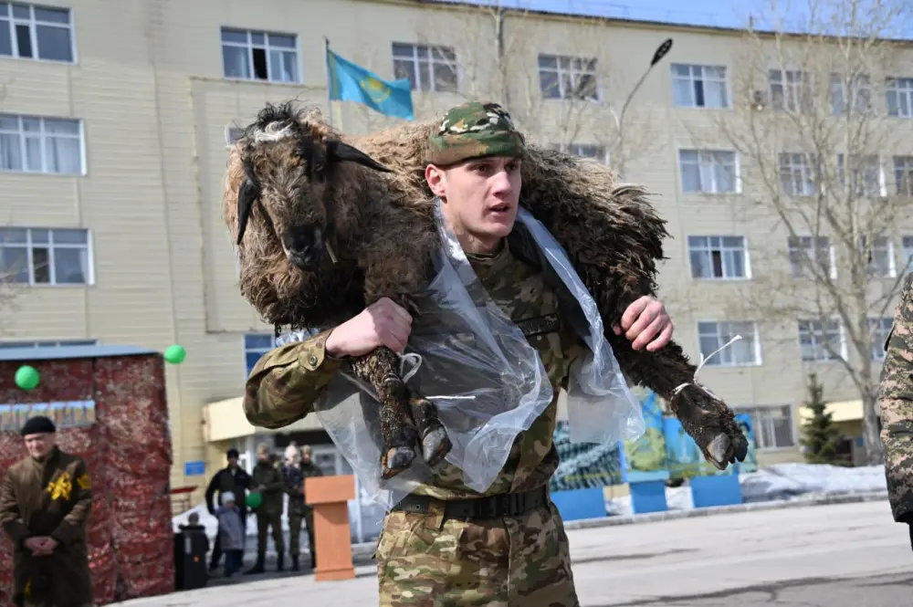 С начала года армейские спортсмены завоевали свыше ста медалей международного уровня (3)