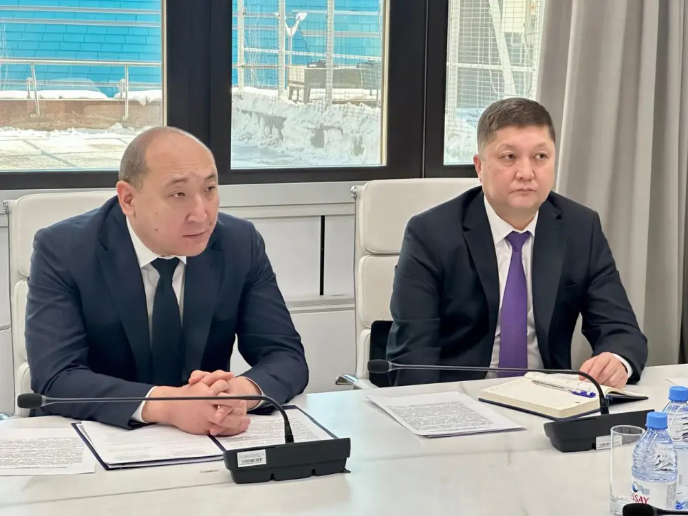 Руководитель аппарата Министерства финансов Эрнар Ержанов провел прием граждан (3)