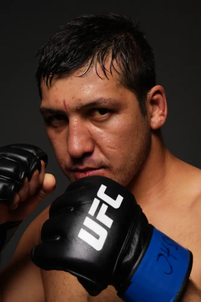 Военнослужащий Вооруженных сил Казахстана победил в турнире UFC 326 (2)