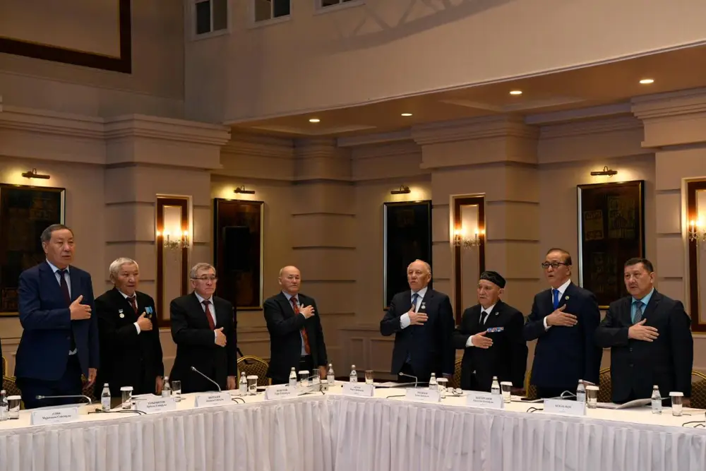 Обсуждение проекта новой Конституции ветеранами: шаг к активному гражданскому участию на референдуме 2026 года Актобе