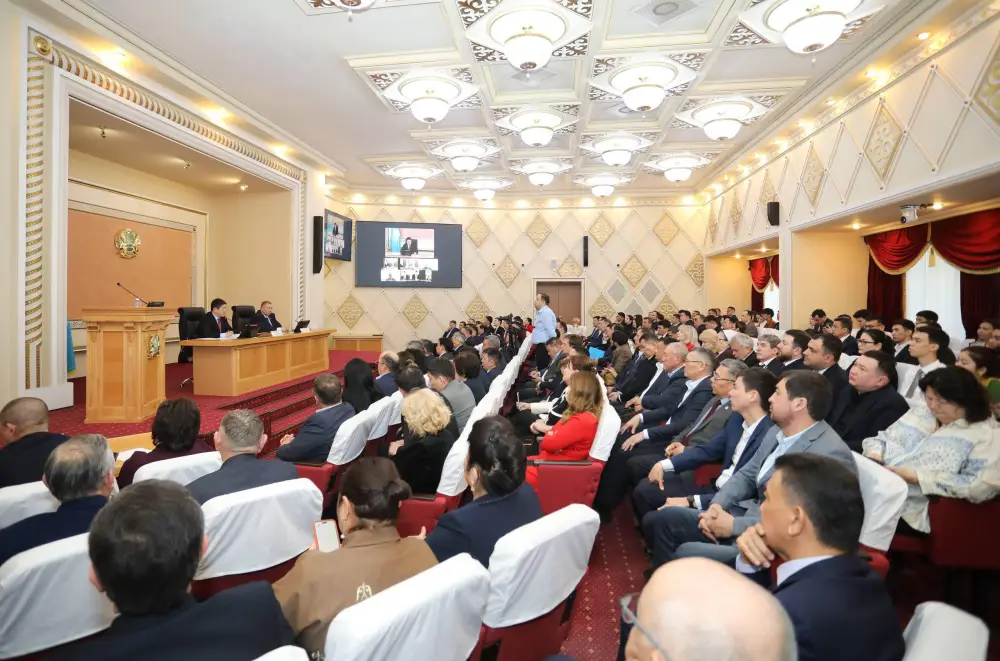 Состоялась внеочередная XXVI сессия Мангистауского областного маслихата (4)