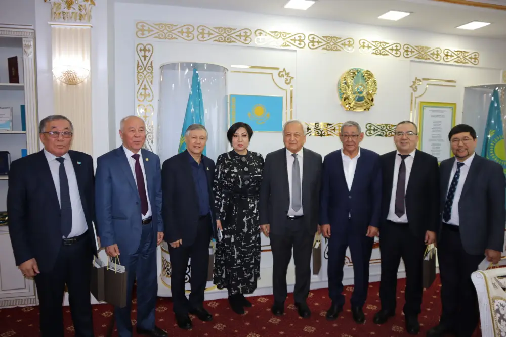 В Астане прошла презентация книги Шархана Казыгула (7)