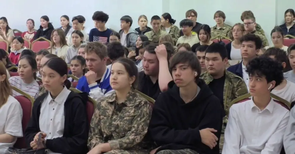 В Астане прокуроры провели встречу со студентами колледжа по вопросам профилактики правонарушений Актобе