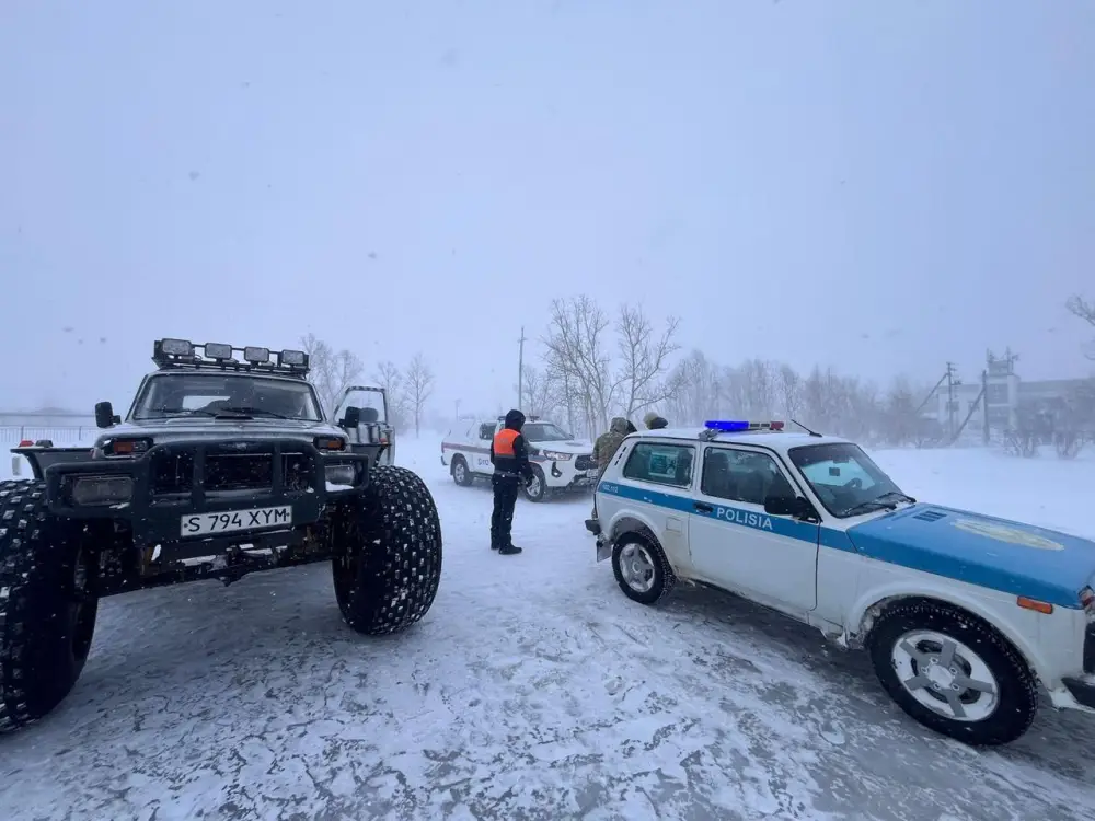Снежные ловушки: МЧС освободило почти 300 человек из зимнего плена Актобе