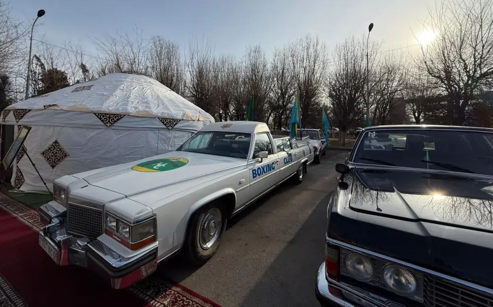 Автопробег ретро-автомобилей в Қонаеве день референдума Актобе