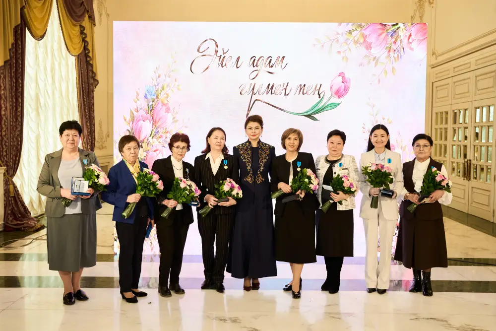 В честь 8 Марта от имени Президента вручены государственные награды (9)