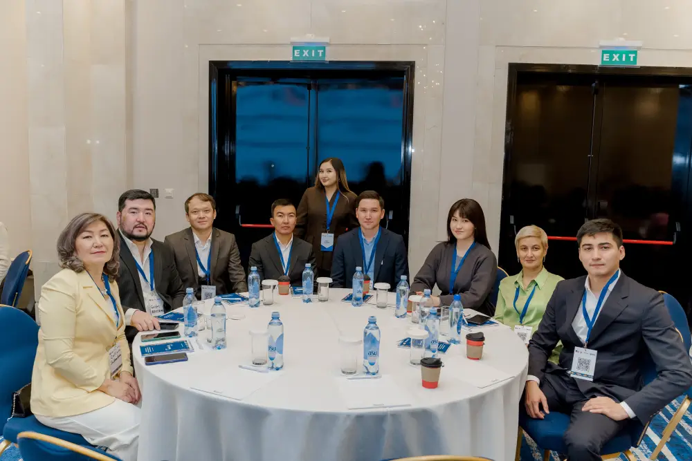 Семь сотрудников Бюро национальной статистики завершили курс английского языка C5+ONE Актобе