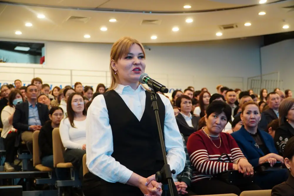 Акмолинские педагоги поддерживают изменения в Конституции Актобе
