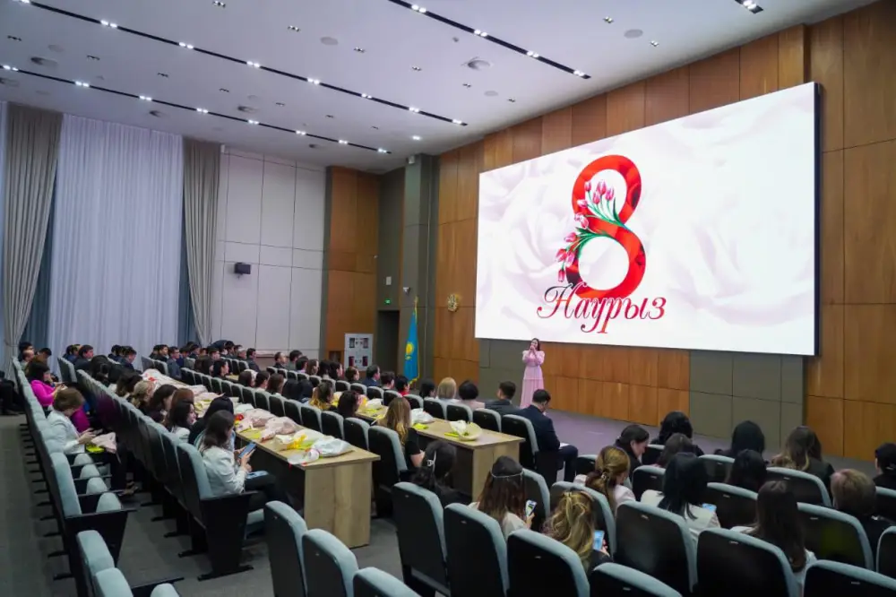 Поздравление Нуралхана Кушерова женщинам-госслужащим с Международным женским днем Актобе