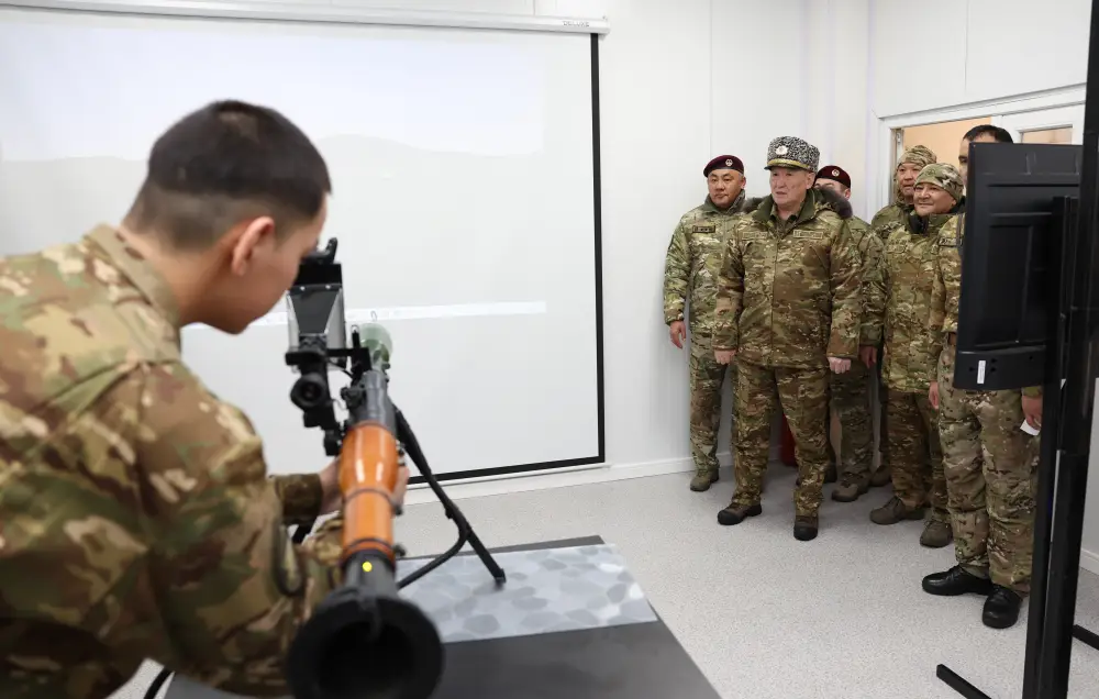 Министр обороны Даурен Косанов проверил ход строительства объектов Сил специальных операций в Астане Актобе