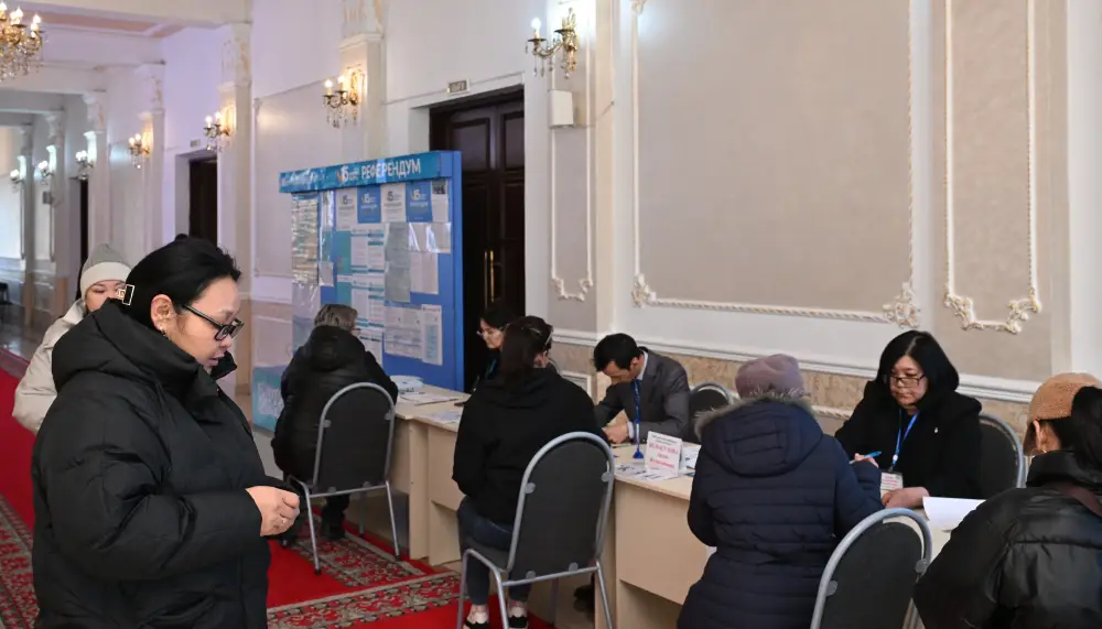 «Я проголосовал за процветание нашей страны»: аким области Жетісу Бейбит Исабаев принял участие в референдуме (2)
