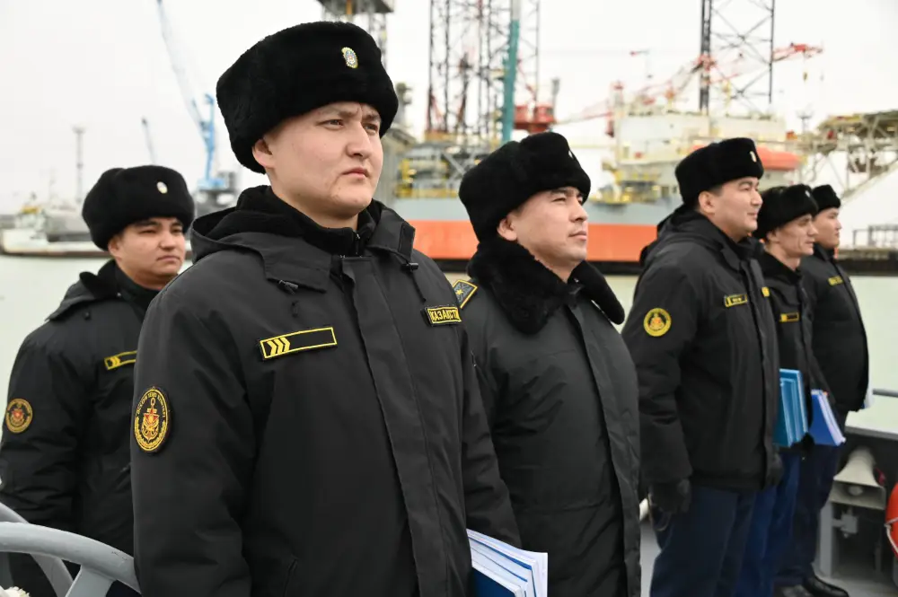 В Актау экипажи Военно-морских сил прошли через огонь и воду в курсовой задаче К-1 Актобе