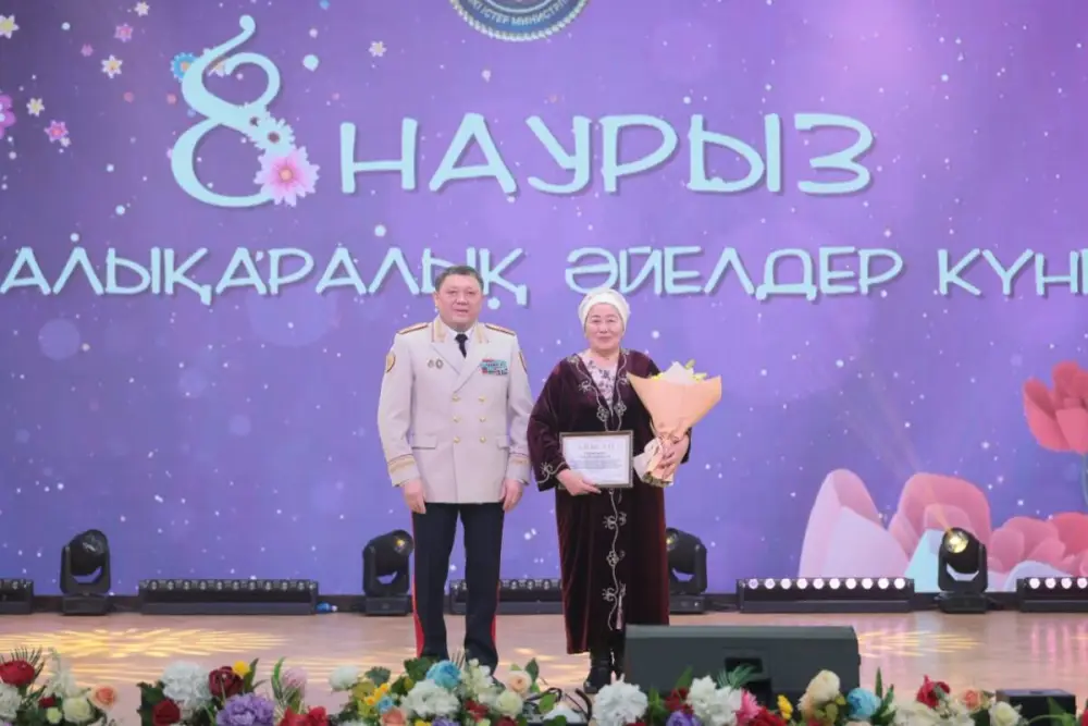 В МВД отметили вклад женщин в правоохранительные органы на Международный женский день Актобе