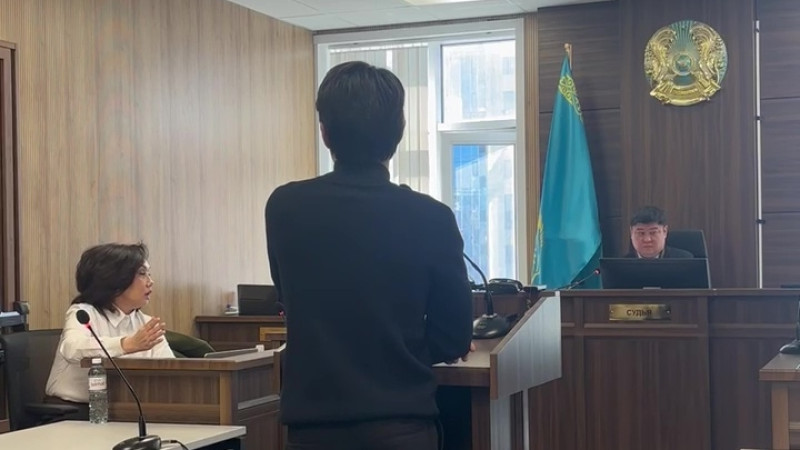 Судебное разбирательство по делу блогеров Ерболата Жанабылова и Эльмиры Толегеновой продолжается в Астане: известный блогер дает показания Актобе