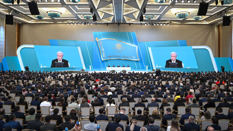 Токаев: "Я категорически против реформ ради реформ" - Президент Казахстана Касым-Жомарт Токаев выступил на форуме депутатов маслихатов в Астане, подчеркивая важность целесообразности реформ в современных условиях. Актобе