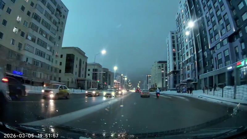 Необычные вспышки света в небе Астаны привели к авариям на электросетях: синоптики объясняют причины Актобе