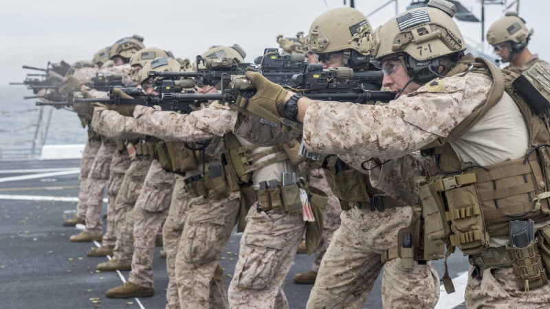 Морские ястребы на страже: США перебрасывают элитный отряд морской пехоты к Ормузскому проливу Актобе