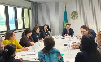 Министр труда обсудил с родителями детей с инвалидностью услуги инватакси