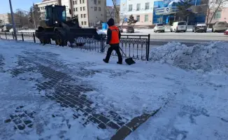 Снегопад в Астане: массовая уборка снега как мера по обеспечению безопасности на дорогах
