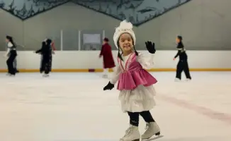 Массовое катание на льду в Алматы