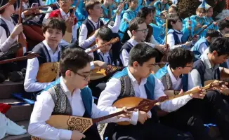 Mass Gathering of 11,000 Dombra Players in Almaty to Set Kazakhstan Record for Nowruz Celebration