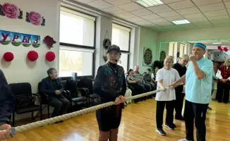 Сила единства: пенсионеры Астаны тянут канат дружбы на Наурызе
