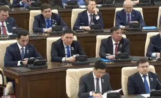 Обсуждение законопроектов о защите прав несовершеннолетних и алиментах на пленарном заседании Мажилиса